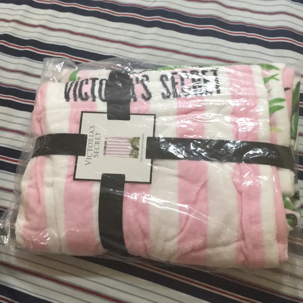 Beach towel (wrap towel